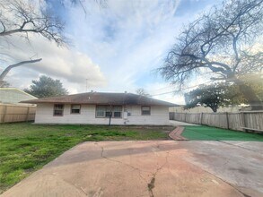 5346 Windswept Ln in Houston, TX - Building Photo - Building Photo