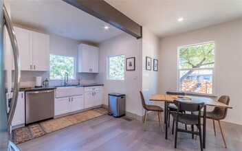 3007 E 2nd St in Austin, TX - Building Photo - Building Photo