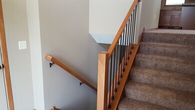 3984 Stone Point Dr NE in Rochester, MN - Building Photo - Building Photo