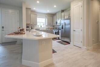 4749 Tortona Ct in Bradenton, FL - Foto de edificio - Building Photo