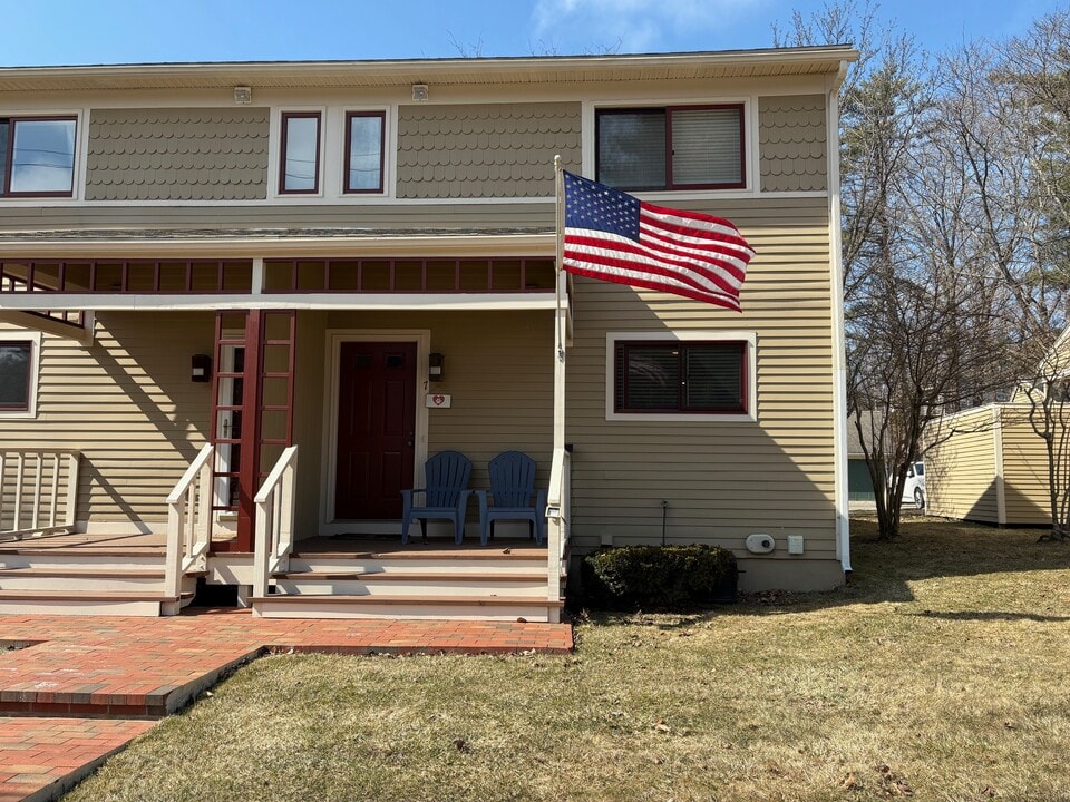 7 Spinnaker Way, Unit 7 Spinnaker Way in Portsmouth, NH - Building Photo