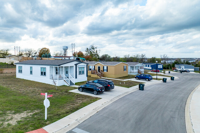 Sunset Ridge Phase II in Kyle, TX - Building Photo - Building Photo