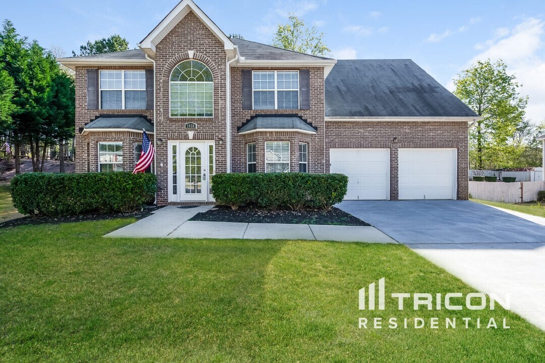 1028 Maris Ln in Mcdonough, GA - Building Photo