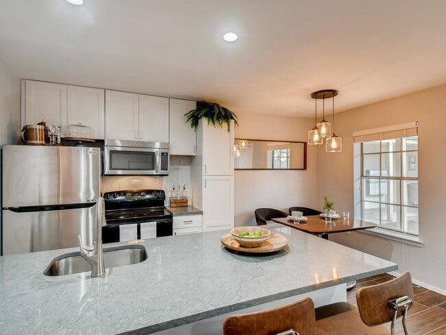 property at 910 Duncan Ln