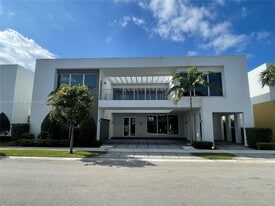 10250 NW 74th Ter in Doral, FL - Building Photo