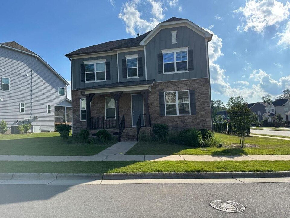 2997 Farmhouse Dr in Apex, NC - Building Photo