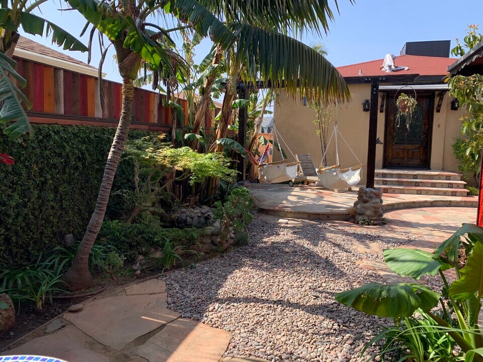 12418 Short Ave, Unit 12418 in Los Angeles, CA - Building Photo