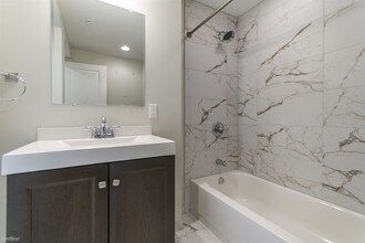 1533 Parrish St-Unit -Unit 1E in Philadelphia, PA - Building Photo - Building Photo