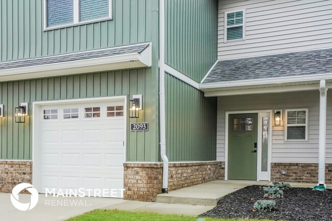 2093 Paddle Wheel Dr in Jeffersonville, IN - Foto de edificio - Building Photo