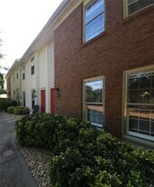 1040 Old Holcomb Bridge Rd in Roswell, GA - Building Photo