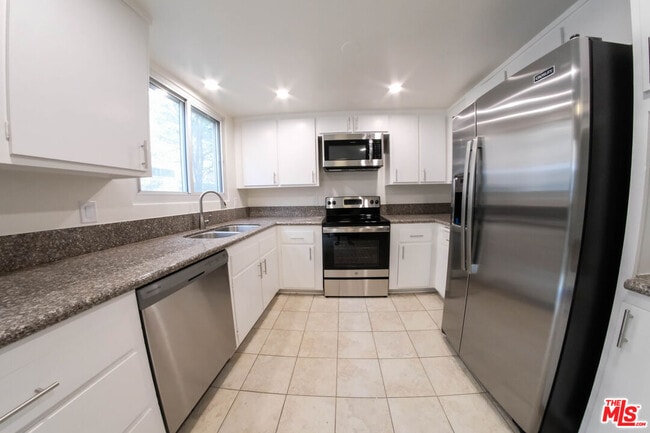 7758 W 91st St in Los Angeles, CA - Building Photo - Building Photo