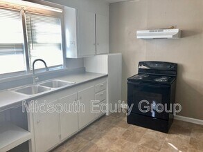 808 S Lexington St in Trenton, TN - Building Photo - Building Photo