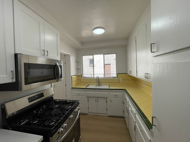 property at 1059-1059 S Genesee Ave