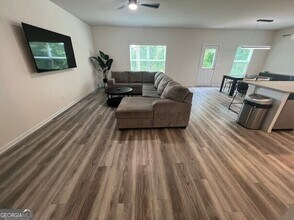 213 Limestone Cir in Conyers, GA - Building Photo - Building Photo