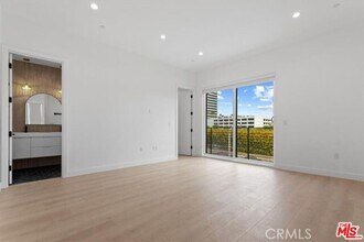 1525 S Carmelina Ave in Los Angeles, CA - Building Photo - Building Photo