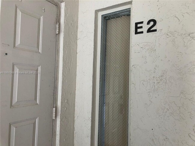 1102 Green Pine Blvd in West Palm Beach, FL - Building Photo - Building Photo