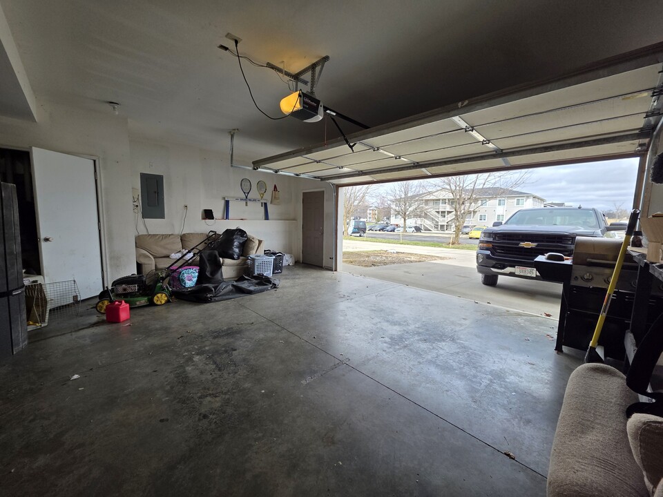 3801 Marigold Dr in Ames, IA - Building Photo
