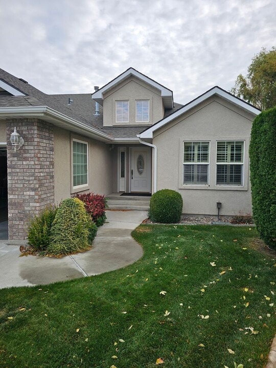 882 Canyon Park Ave in Twin Falls, ID - Building Photo