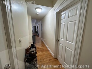 18 Belknap St, Unit 29-31 Belknap St #2 in Somerville, MA - Building Photo - Building Photo