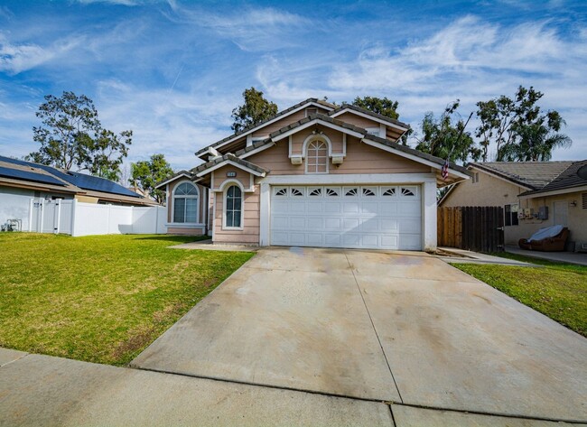 7341 Bluebell Ln in Fontana, CA - Building Photo - Building Photo