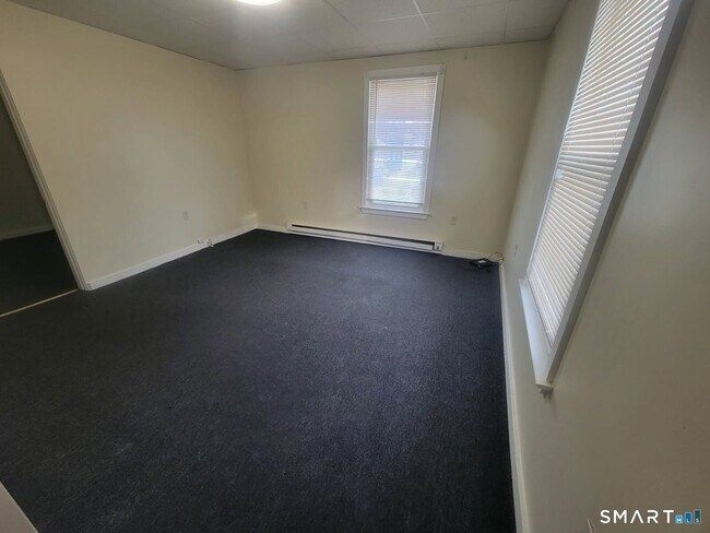 20 Lounsbury Ave in Waterbury, CT - Building Photo - Building Photo