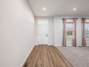 103 Cameo Wds Dr in Delaware, OH - Foto de edificio - Building Photo