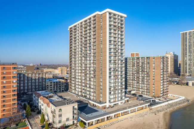 Thorndale Beach South Condominiums in Chicago, IL - Building Photo - Building Photo