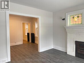 987 Main St E in Hamilton, ON - Building Photo - Building Photo