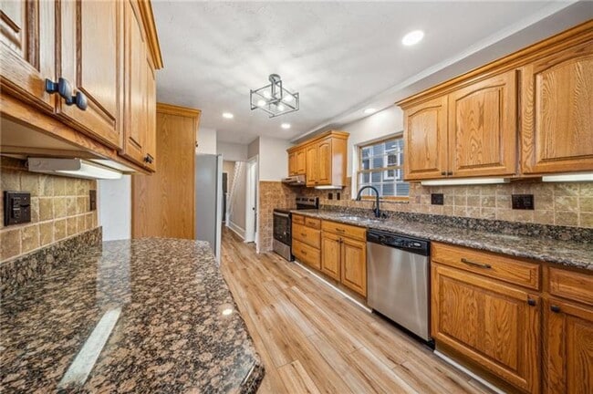 26 Blaine Ave in Manor, PA - Building Photo - Building Photo