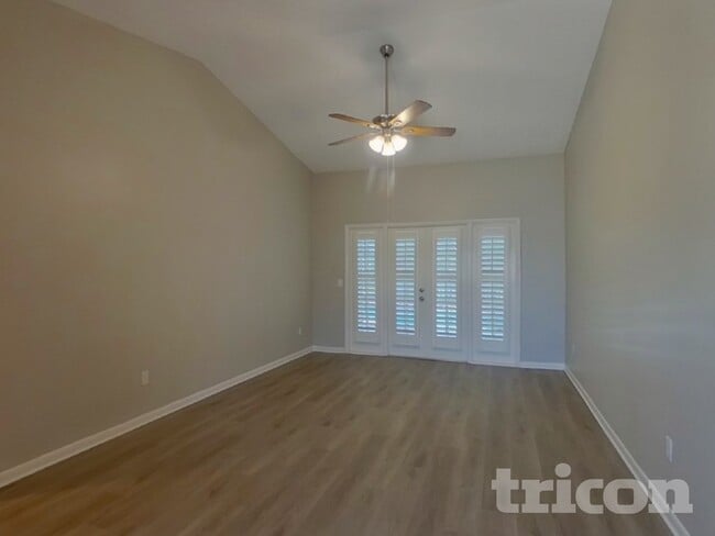 15803 Hampton Village Dr in Tampa, FL - Foto de edificio - Building Photo