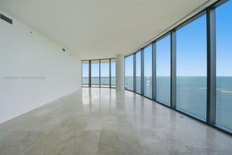 175 SE 25th Rd in Miami, FL - Foto de edificio - Building Photo