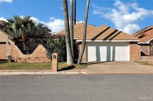 18 N 36th St in McAllen, TX - Building Photo