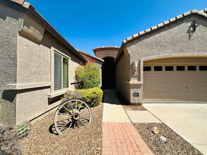 2720 E Hazeltine Way in Chandler, AZ - Building Photo - Building Photo