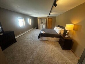 333 Collabar Rd in Montgomery, NY - Foto de edificio - Building Photo