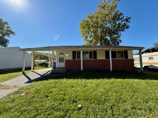 11090 Alan Shepard Dr in Maryland Heights, MO - Building Photo