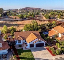 30894 Wellington Cir in Temecula, CA - Building Photo