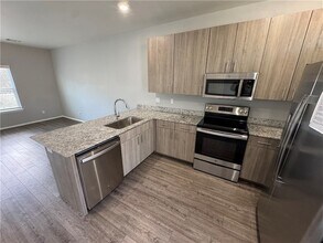 1636 S Razorback Rd in Fayetteville, AR - Building Photo - Building Photo