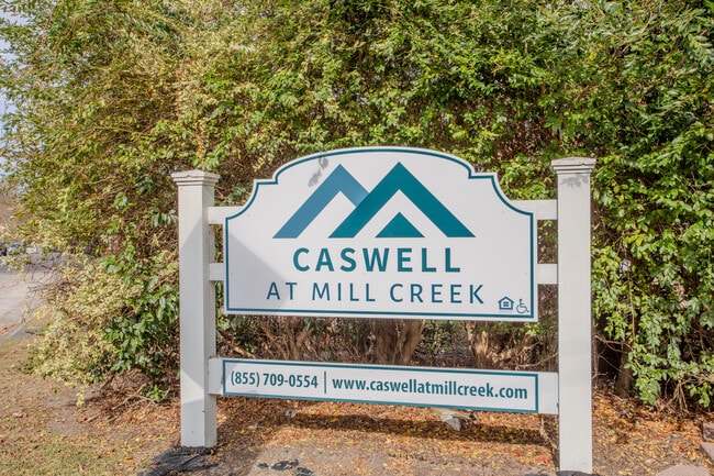 Caswell at Mill Creek in Jacksonville, NC - Foto de edificio - Building Photo
