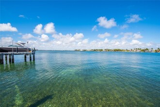 1275 N Biscayne Point Rd in Miami Beach, FL - Building Photo - Building Photo