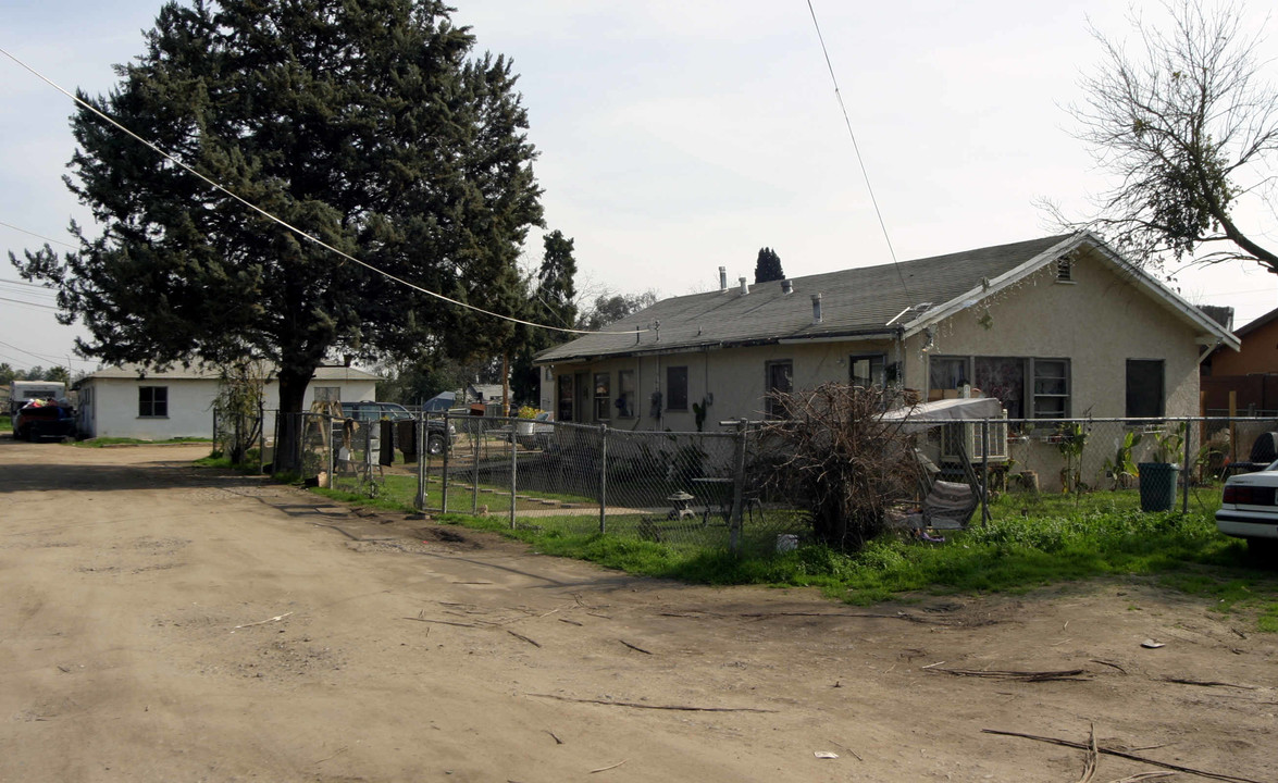 1908 Vernon Ave in Modesto, CA - Building Photo