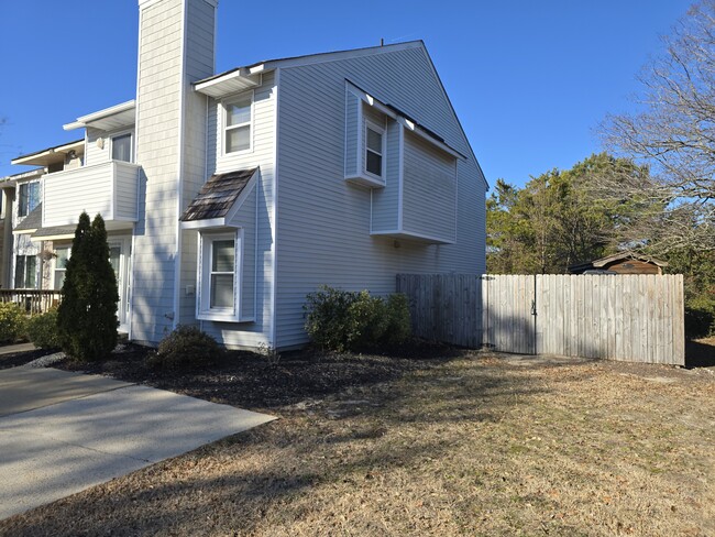 3836 Ocean Tides Dr in Virginia Beach, VA - Building Photo - Building Photo