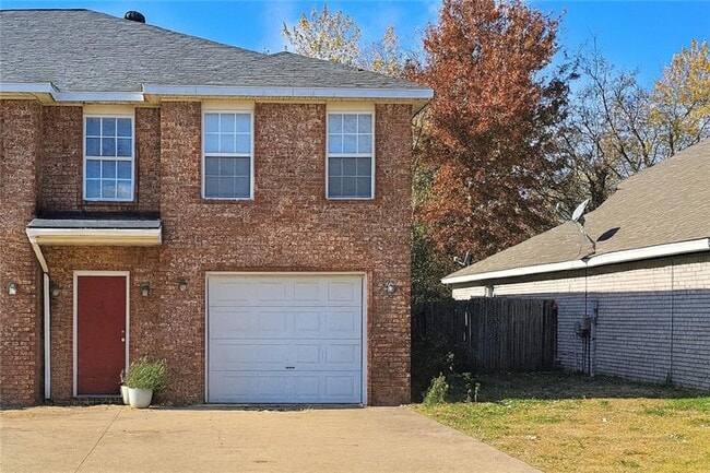 4111 SW Shadowrock Pl in Bentonville, AR - Building Photo - Building Photo