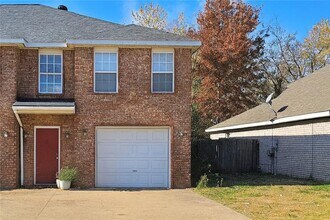 4111 SW Shadowrock Pl in Bentonville, AR - Building Photo - Building Photo