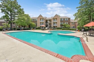 The Local Apartments in Memphis, TN - Foto de edificio - Building Photo