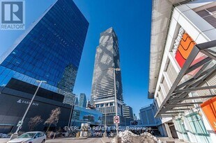 138 Downes St in Toronto, ON - Building Photo