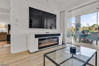 6750 Beach Resort Dr in Naples, FL - Building Photo - Building Photo