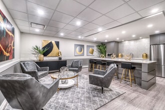 Richmond Towers in Calgary, AB - Building Photo - Building Photo