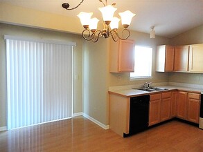 7910 Palmaro Cir in Indianapolis, IN - Building Photo - Building Photo