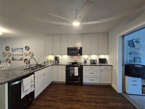 211 Pasadena Ave N in St. Petersburg, FL - Building Photo - Building Photo