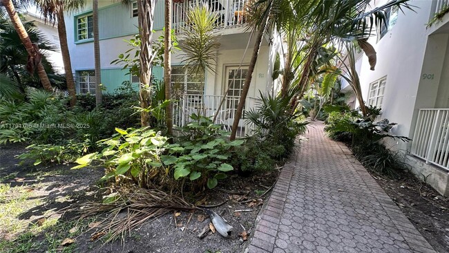 property at 911 Meridian Ave